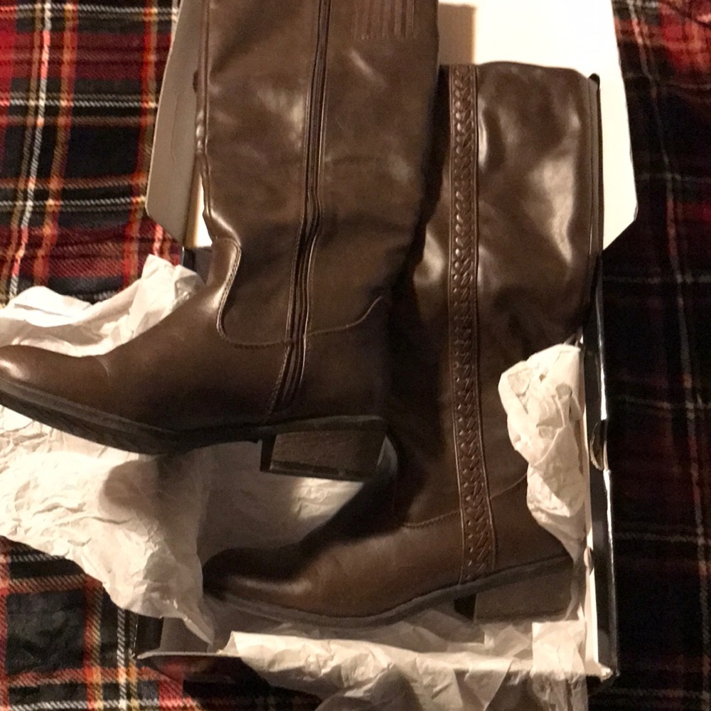 Dark brown knee boots
